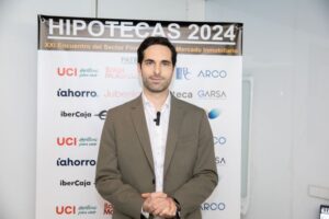 10 Marcel Beyer, ceo de iAhorro, dictó la ponencia El nuevo horizonte de la banca la tecnología hipotecaria.