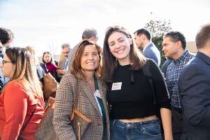 Bárbara Otero, de Evobanco; y Rebeca Rodríguez, de Trioteca.